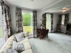 Dining room- click for photo gallery